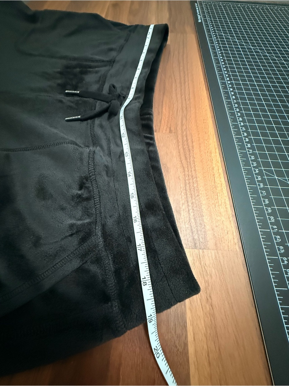 32 Degrees Black Plush Velour Jogger Pants - Picture 7 of 8